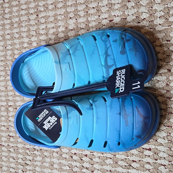 Rugged Shark Size 11 Flip Flops Shoes Discovery Shark Week Washable Floatable - Picture 1 of 4